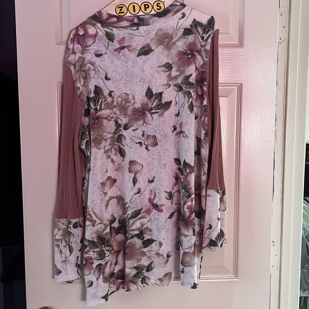 Floral Tunic - Picture 2 of 5